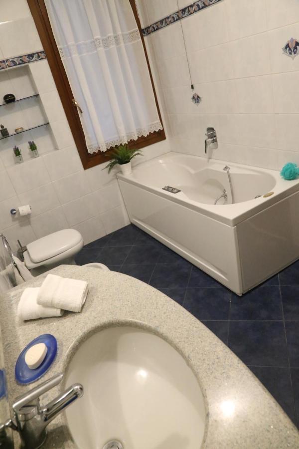Ca Donzela Apartment Venesia Bagian luar foto